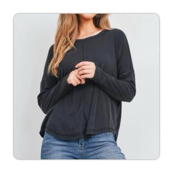 Tops - Boutique Black Top w/ open back
